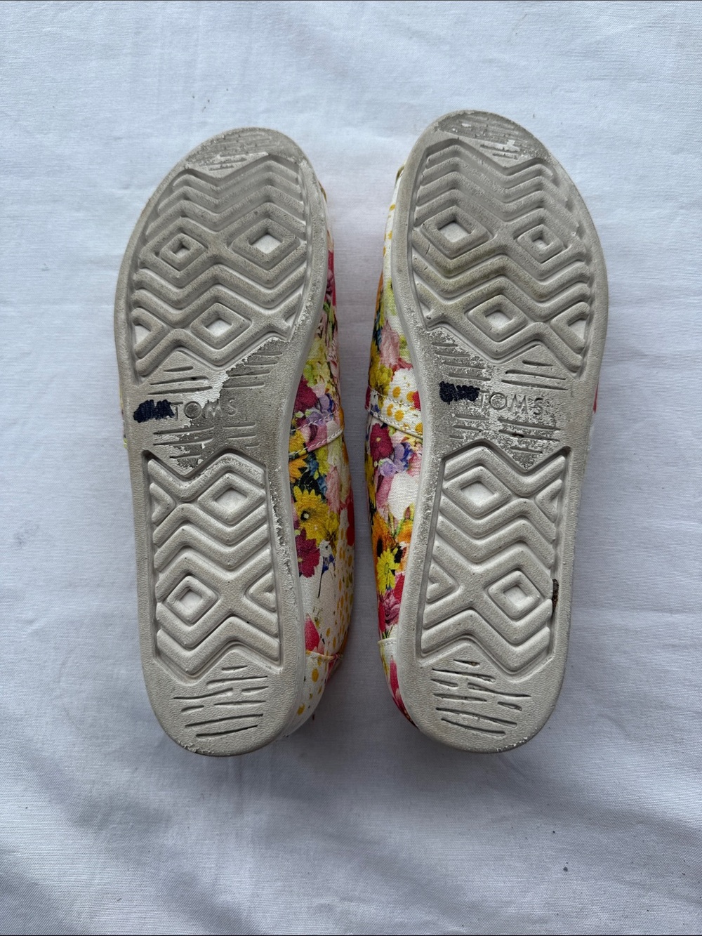 TOMS Floral Canvas Slip-Ons in White, Yellow & Pink - Picture 4 of 6